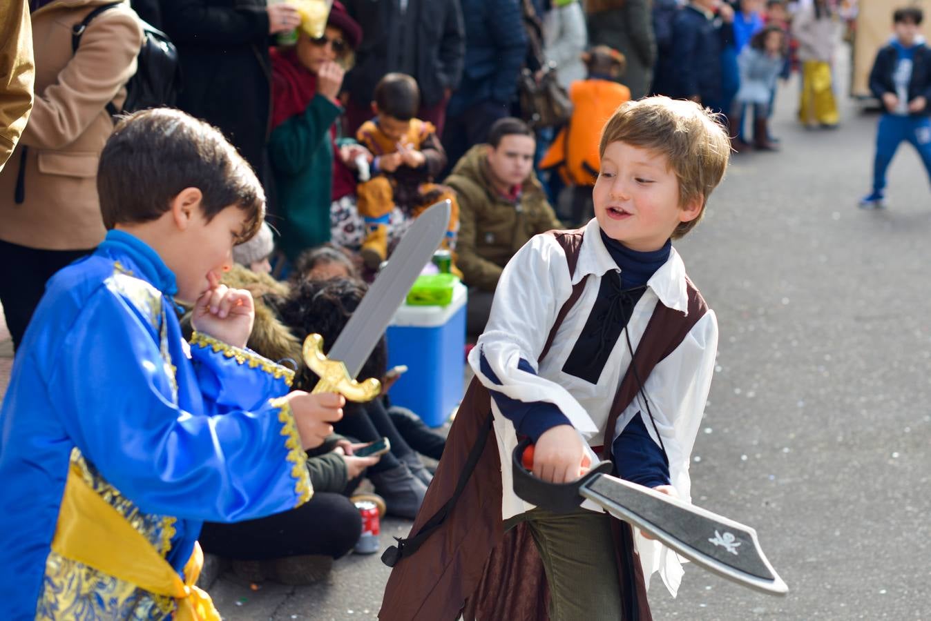 Ambiente en el desfile de comparsas de Badajoz 2016