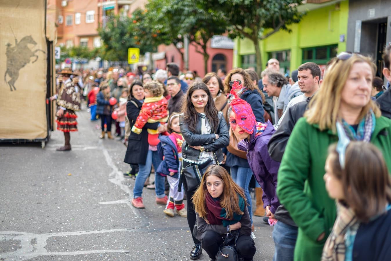 Ambiente en el desfile de comparsas de Badajoz 2016