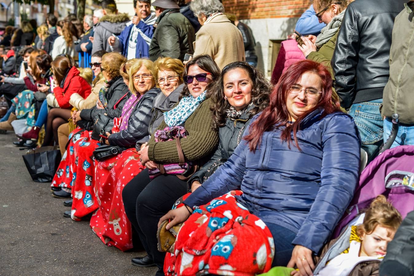 Ambiente en el desfile de comparsas de Badajoz 2016