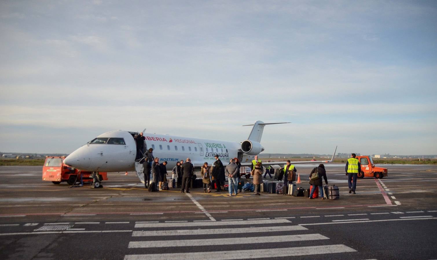 Badajoz recupera los vuelos con la llegada de 44 pasajeros de Barcelona