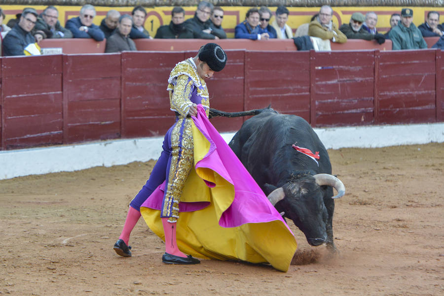 Talavante abre la puerta grande de Olivenza