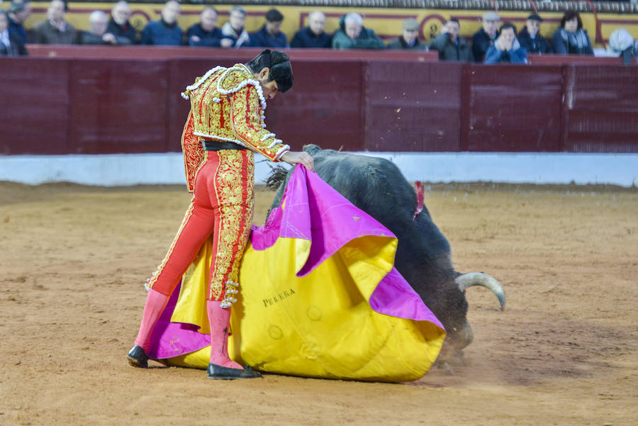 Talavante abre la puerta grande de Olivenza