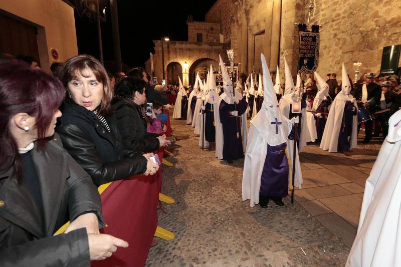La hermandad del Santisimo Crucifijo y el Descendimiento de La Cruz