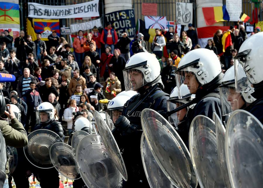 Tensión en el homenaje a las víctimas en Bruselas