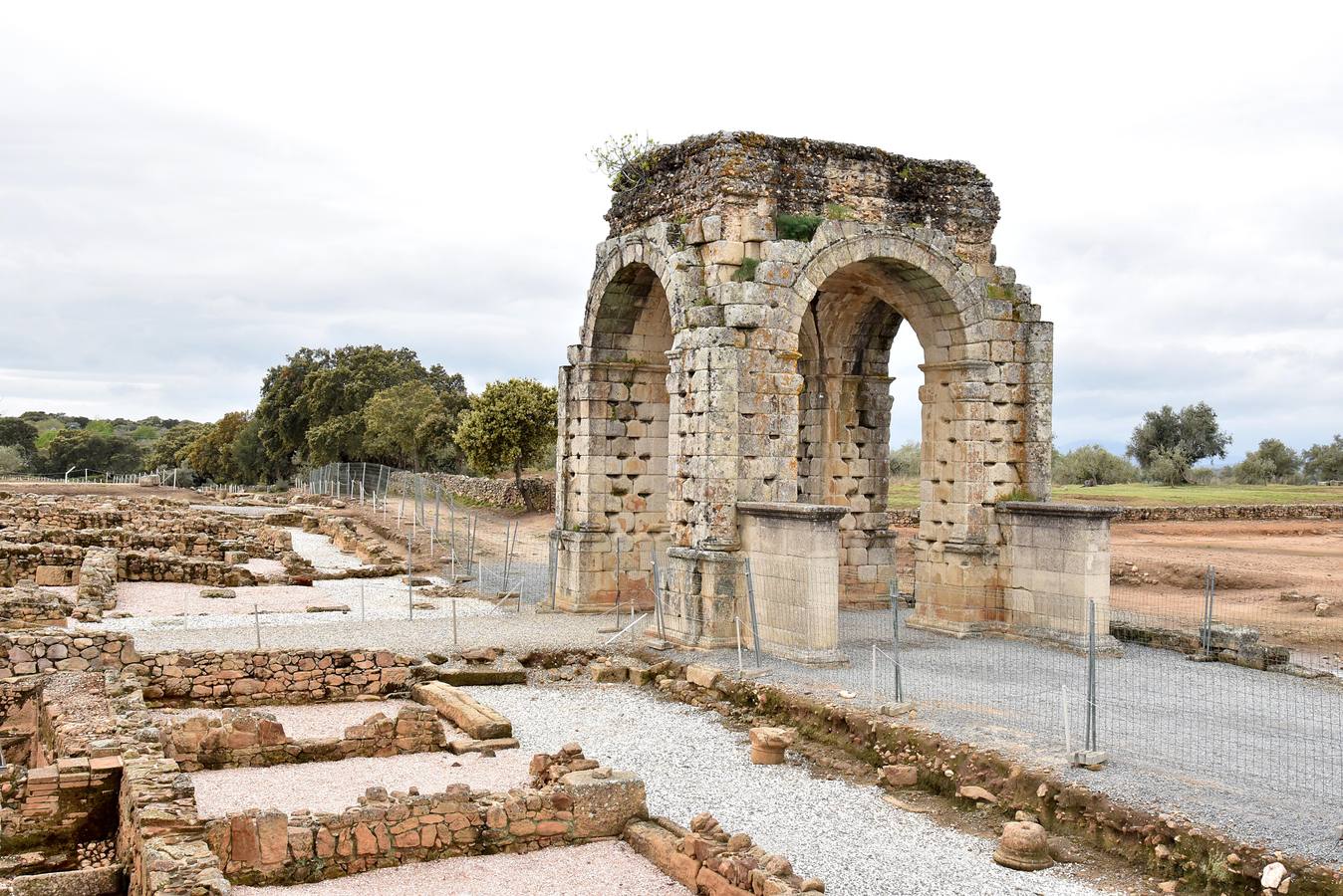 El yacimiento arqueológico de Cáparra recupera su anfiteatro romano