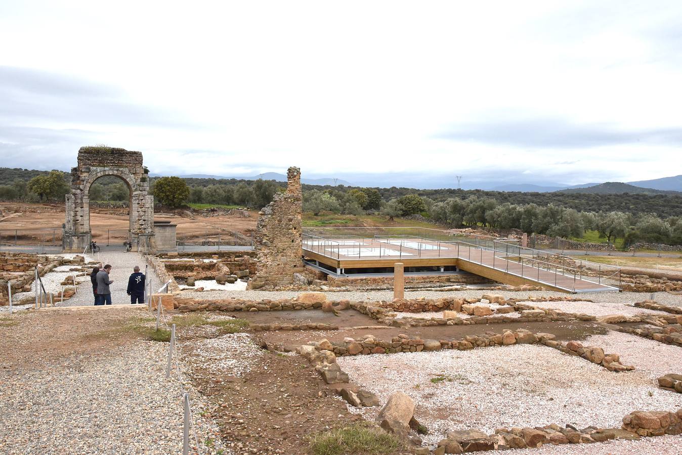 El yacimiento arqueológico de Cáparra recupera su anfiteatro romano