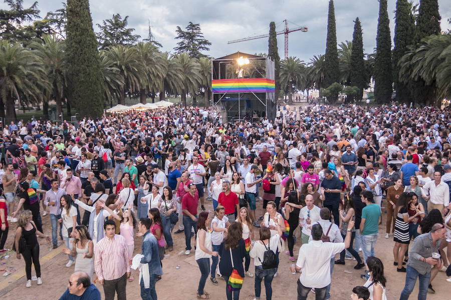 Los Palomos toman las calles de Badajoz