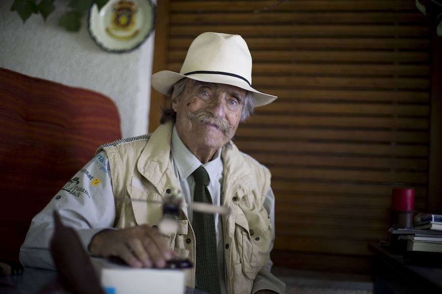 Viernes, 20 de abril: Miguel de la Quadra-Salcedo, el reportero, impulsor de la 'Ruta Quetzal', falleció a los 84 años en Madrid. Fotografía: Agencias