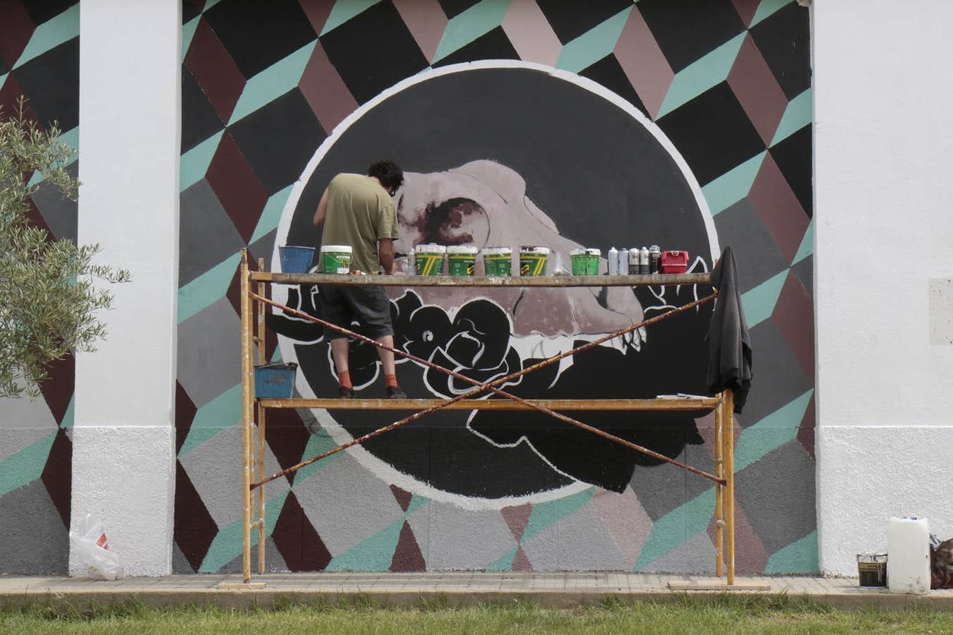 Mural sobre maltrato animal en Serradilla