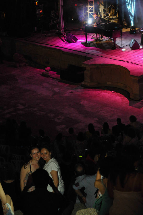 Pablo López ofrece el primer concierto en el Teatro de Medellín