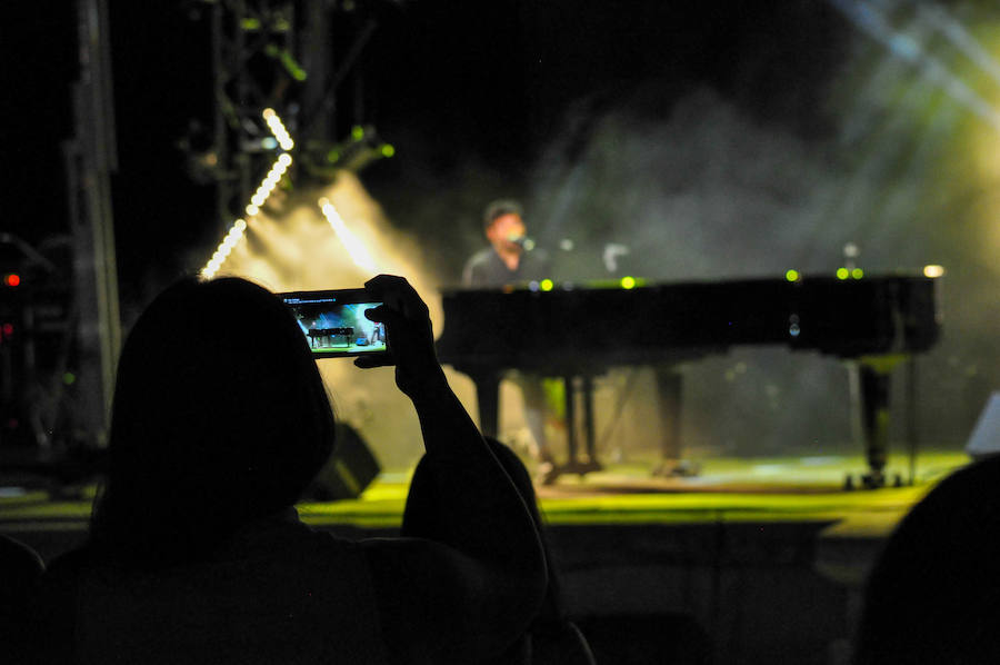 Pablo López ofrece el primer concierto en el Teatro de Medellín