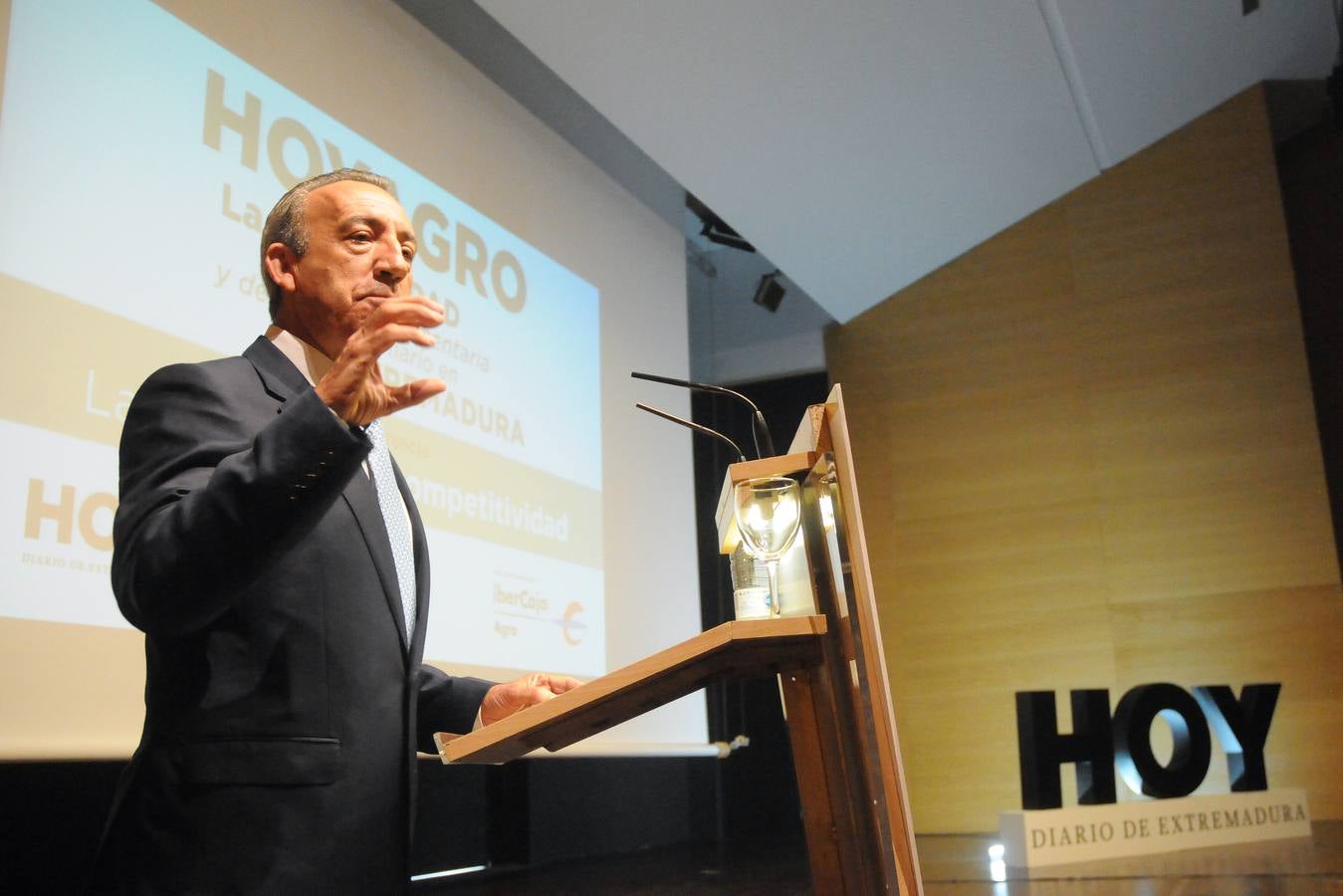 La tercera edición de HOYAGRO se presenta en Don Benito