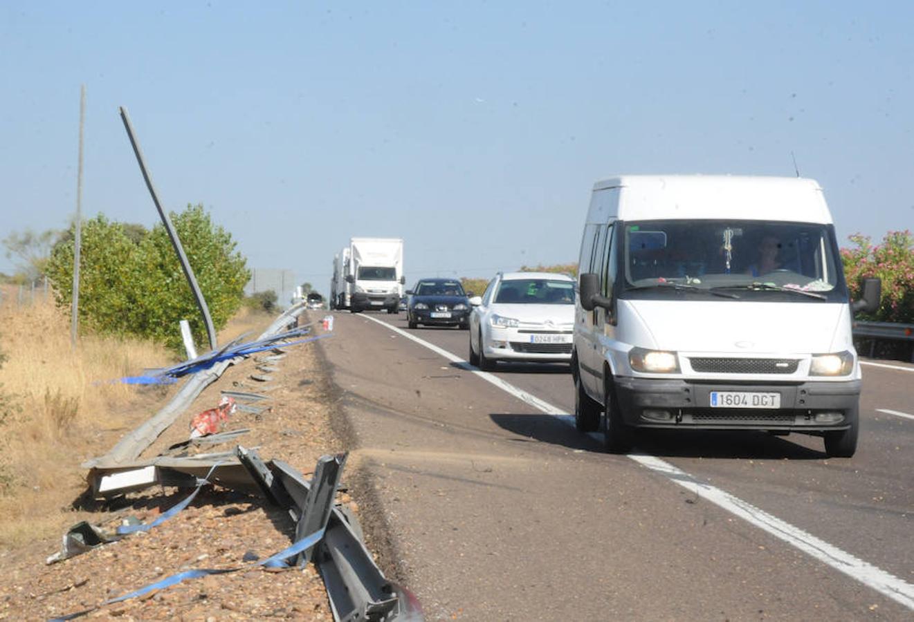 Corte de tráfico en la A-5 por el vuelco de un camión