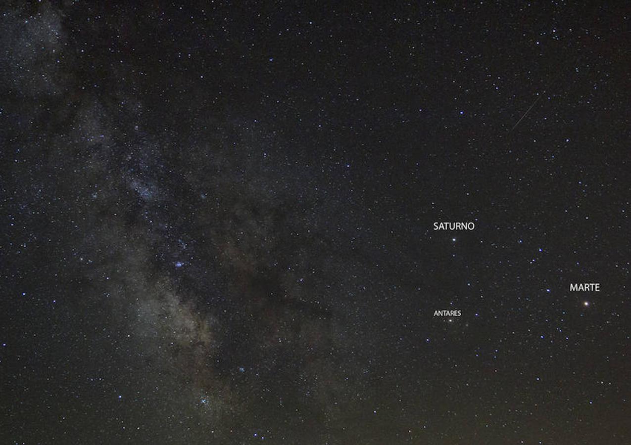 Llanos de Cáceres. Las regiones de Sagitario y Escorpio son zonas muy densas con bastantes nebulosas.