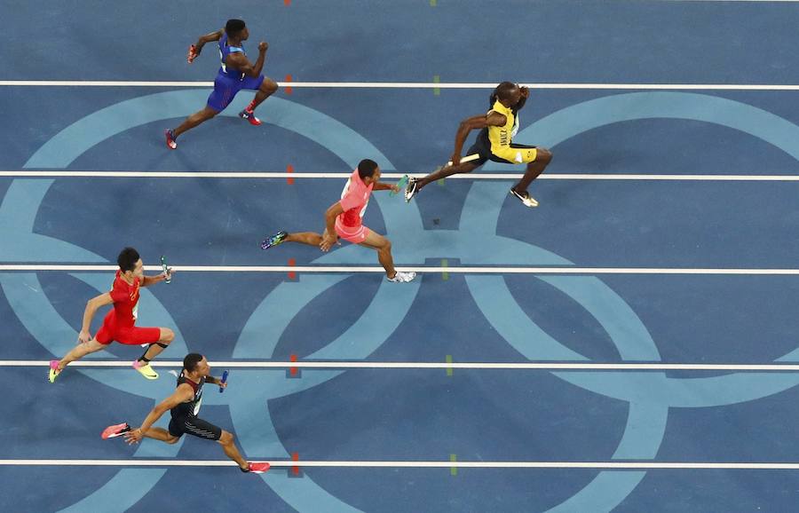 Bolt consuma el triple-triple en el relevo y gana su noveno oro