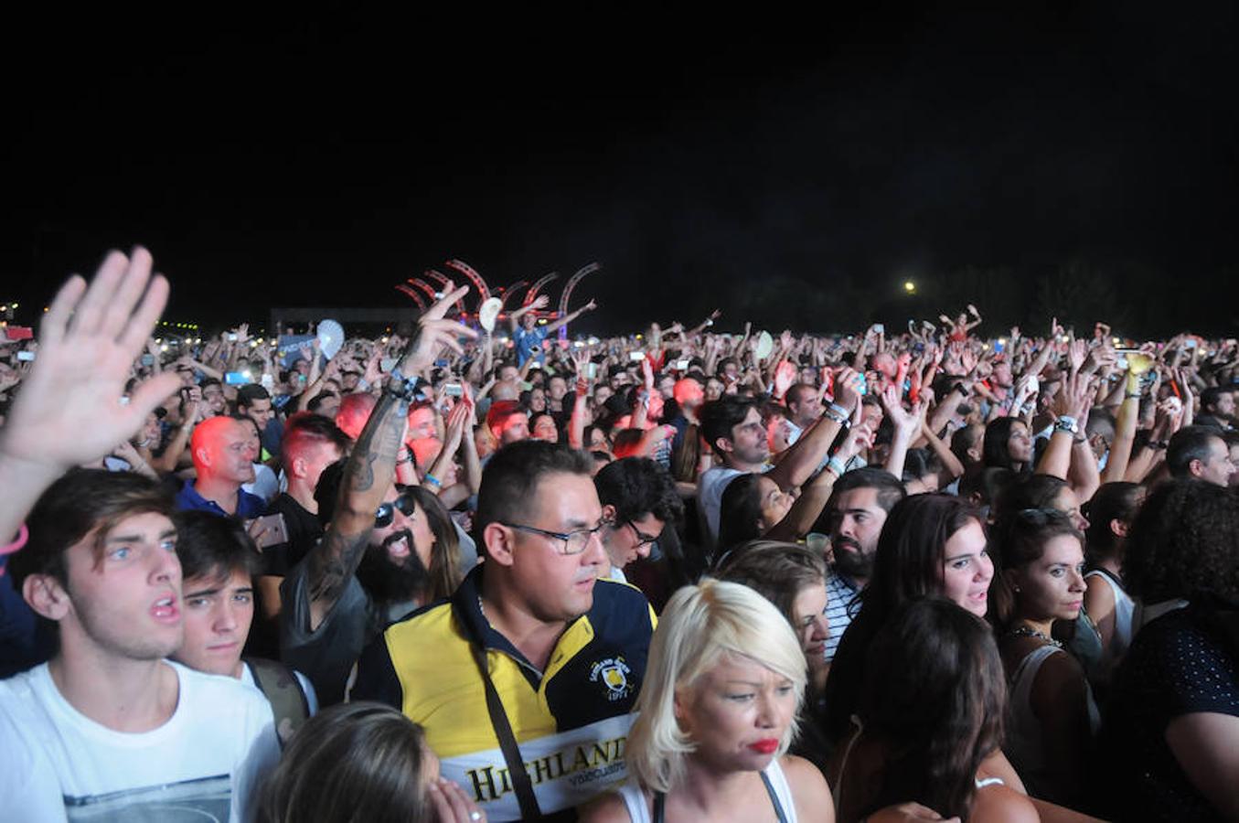 Miles de personas vibran al ritmo de David Guetta