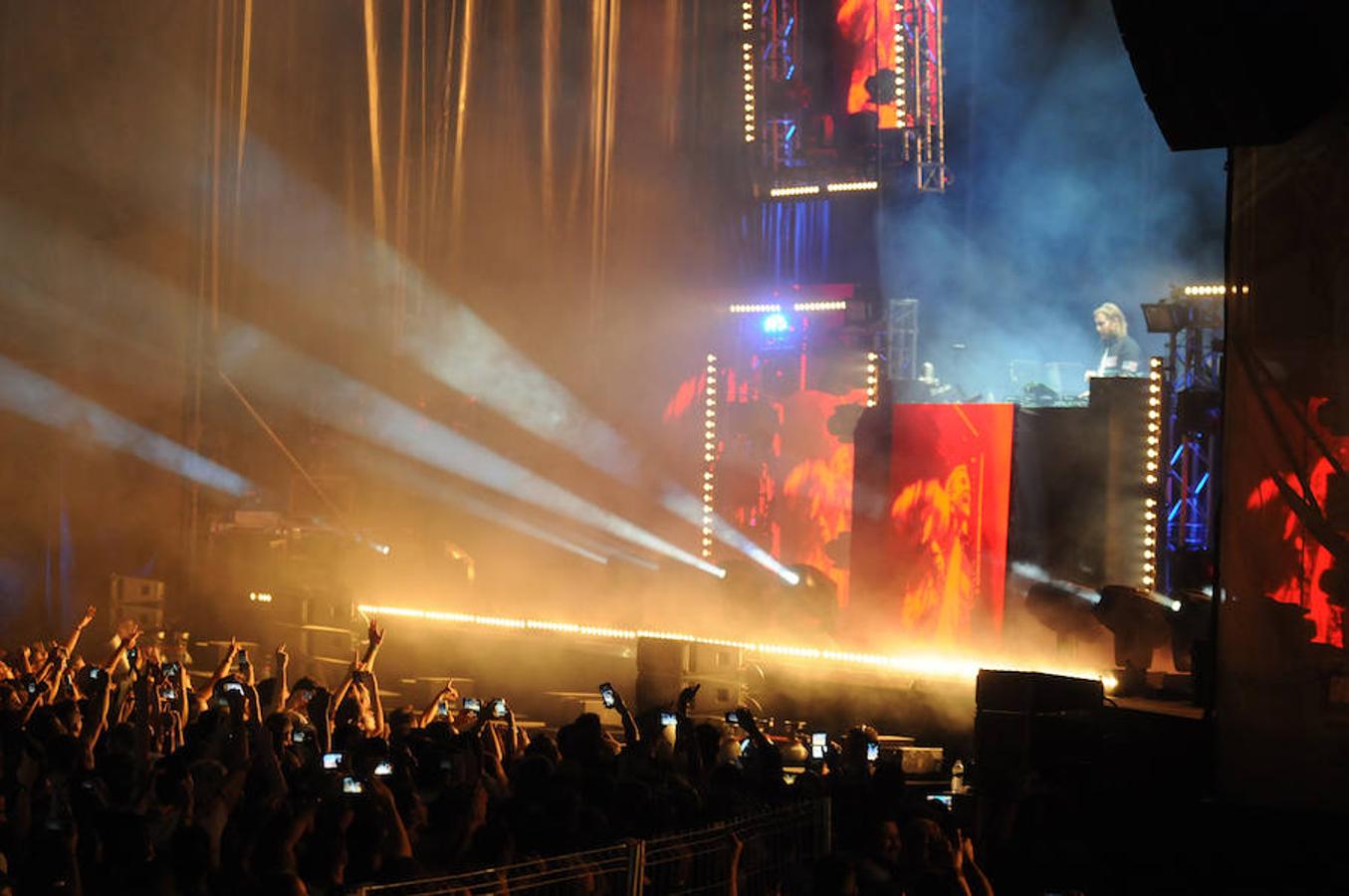 Miles de personas vibran al ritmo de David Guetta