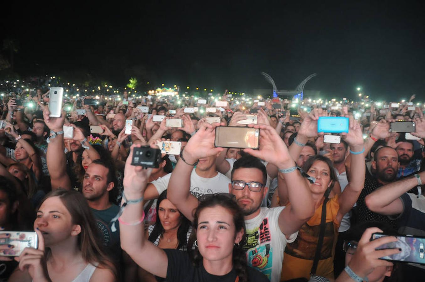 Miles de personas vibran al ritmo de David Guetta