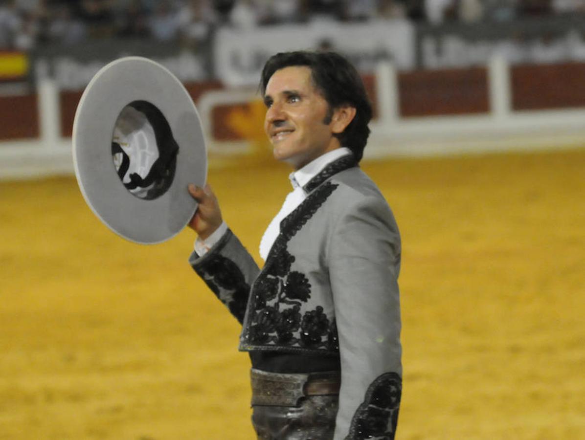 Festival de orejas  a media luz en Mérida