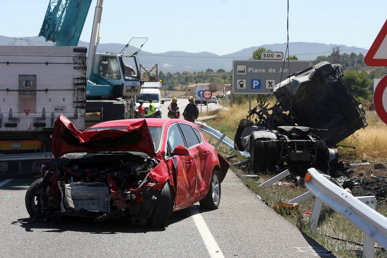 Lunes, 29 de agosto: Los muertos en carretera repuntan en verano pese al aumento de lo controles de tráfico. Fotografías: Agencias