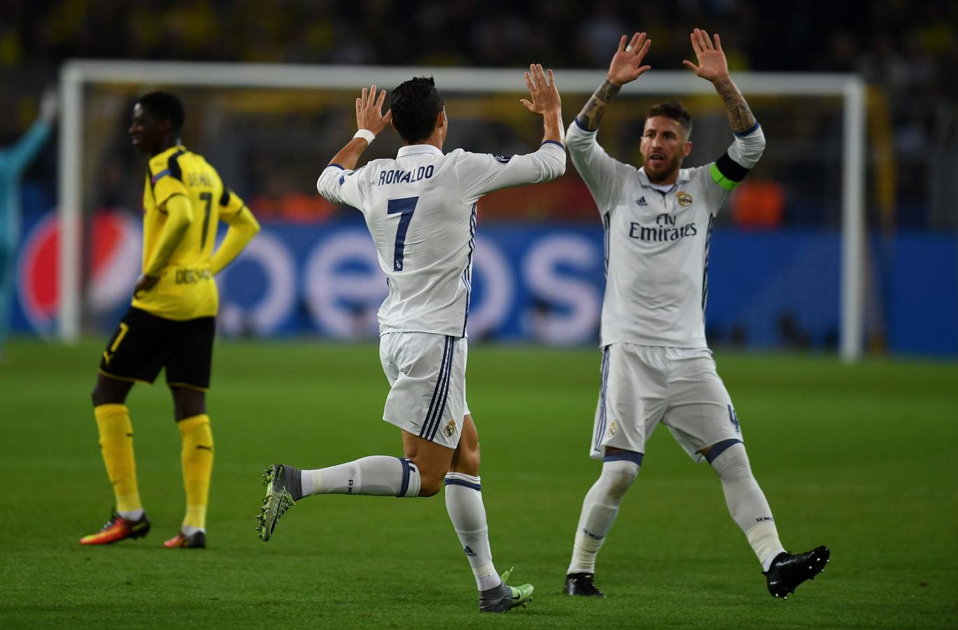 Martes, 27 de septiembre: El Real Madrid volvió a pinchar en su tercer partido consecutivo al empatar a dos con el Bosussia de Dormunt en partido de Champions. Fotografía: Agencias