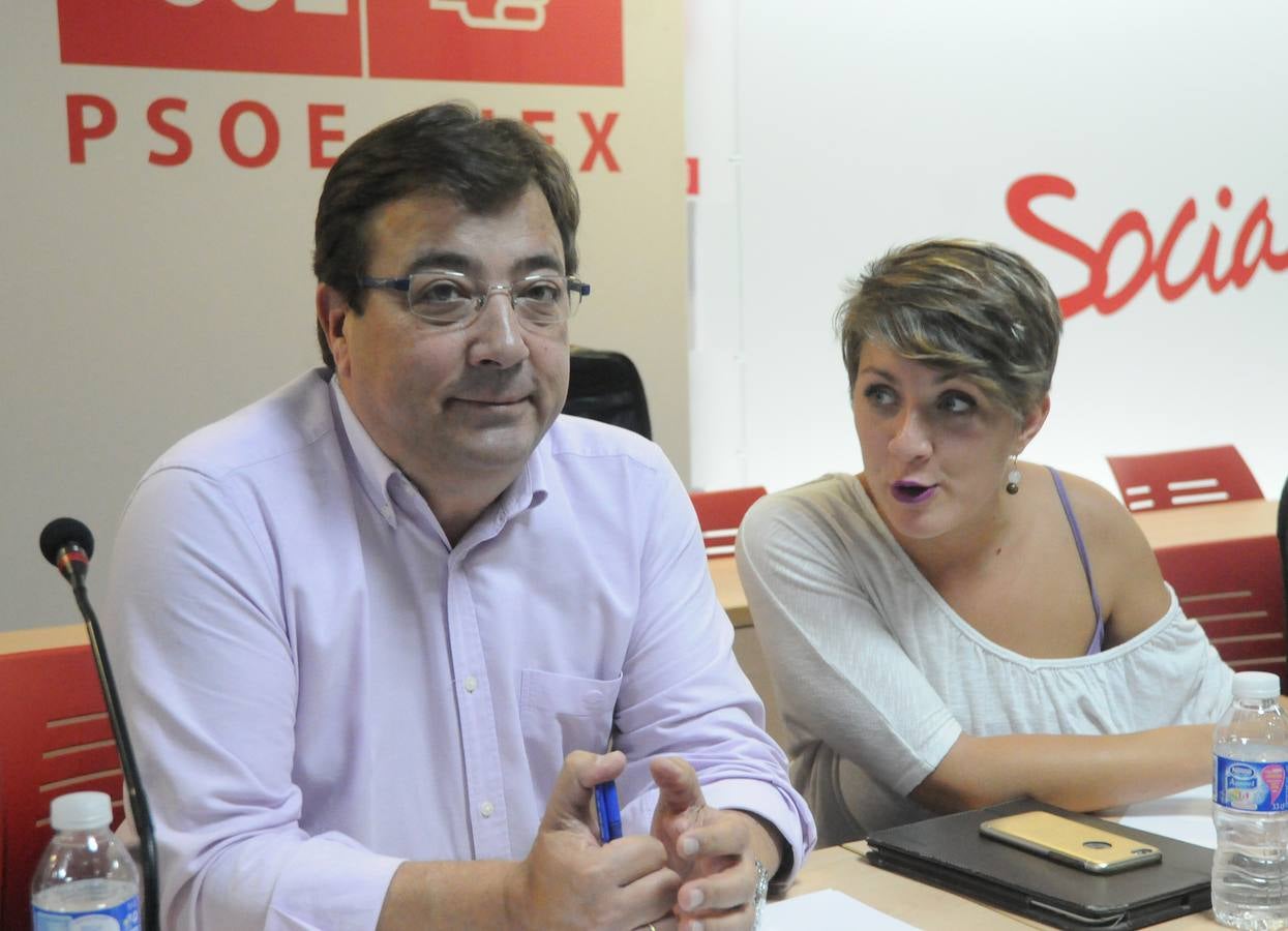 Los socialistas extremeños debaten su postura sobre el PSOE