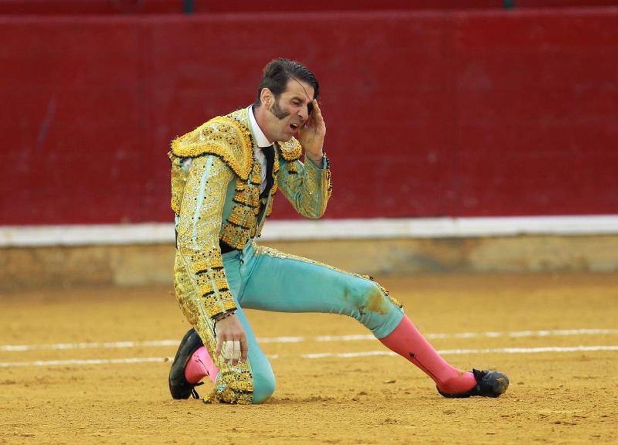 Imágenes de la cogida a Juan José Padilla en Zaragoza