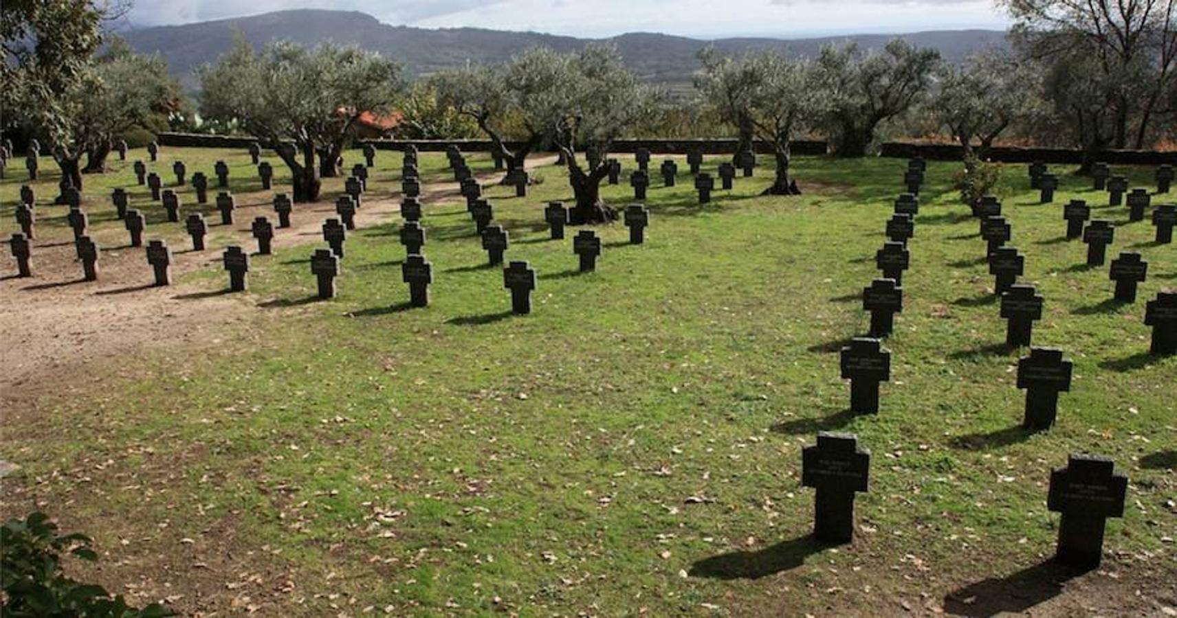 Vista general del cementerio de Cuacos de Yuste