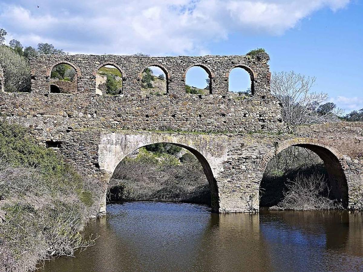 Puente y acueducto