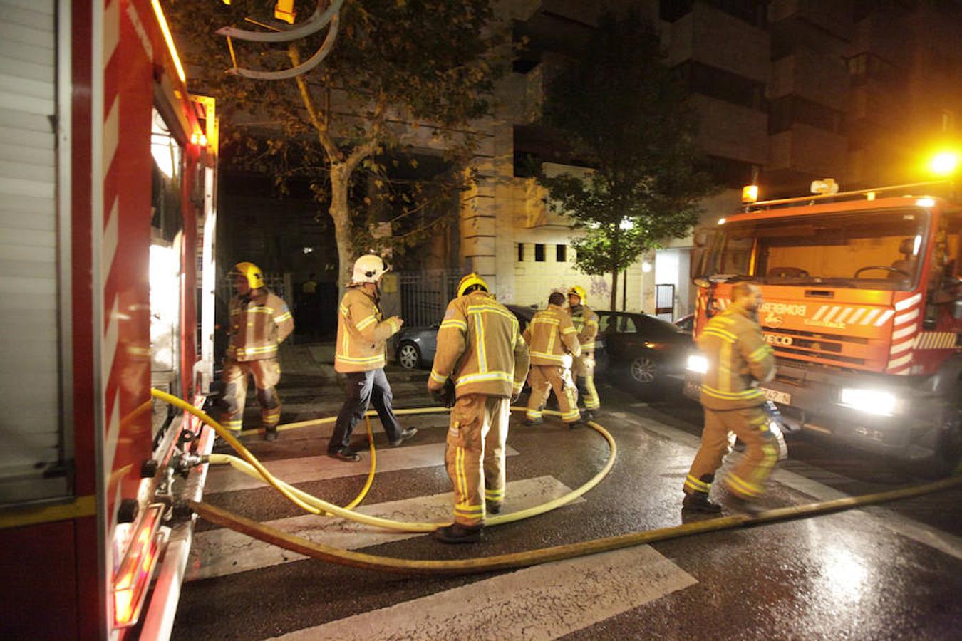 Un muerto y 13 heridos por la explosión en un edificio del centro de Cáceres