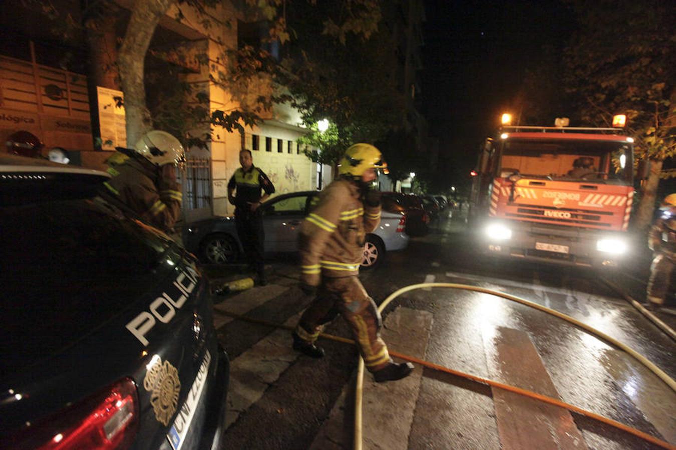 Un muerto y 13 heridos por la explosión en un edificio del centro de Cáceres