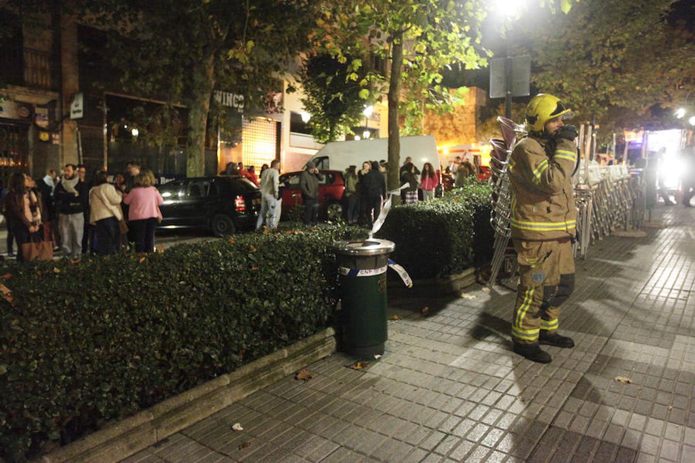 Un muerto y 13 heridos por la explosión en un edificio del centro de Cáceres