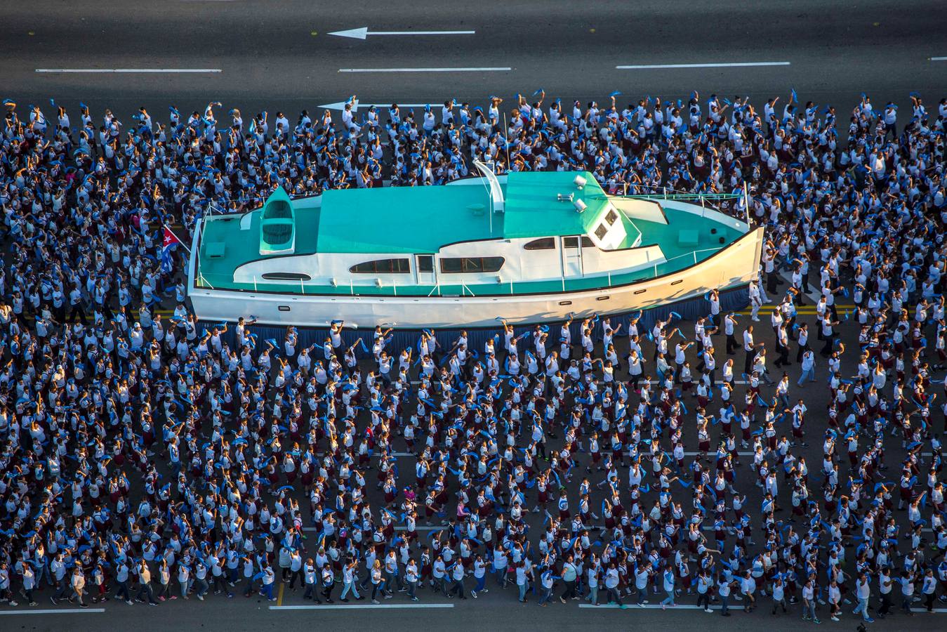 Desfile militar por los 58 años de la Revolución Cubana