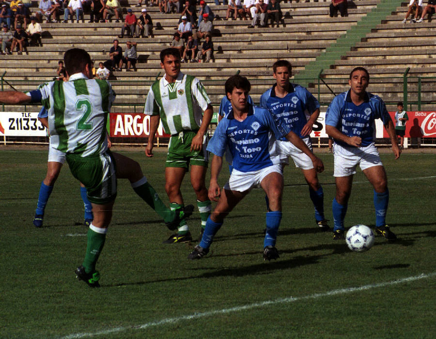 2000. Bidaurrázaga, marca el único gol del partido entre el C.P. Cacereño y el Díter Zafra.