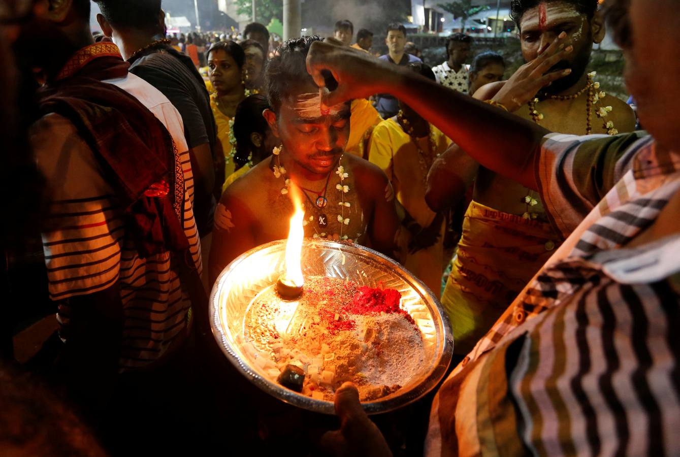 Los hindúes de Singapur celebran el Thaipusam con devoción