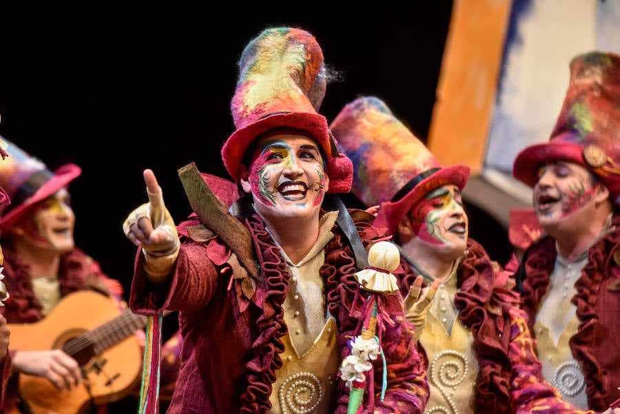 A muchos de sus seguidores les molesta que les comparen con las comparsas gaditanas, pero es que en Badajoz este grupo no tiene comparación con nada