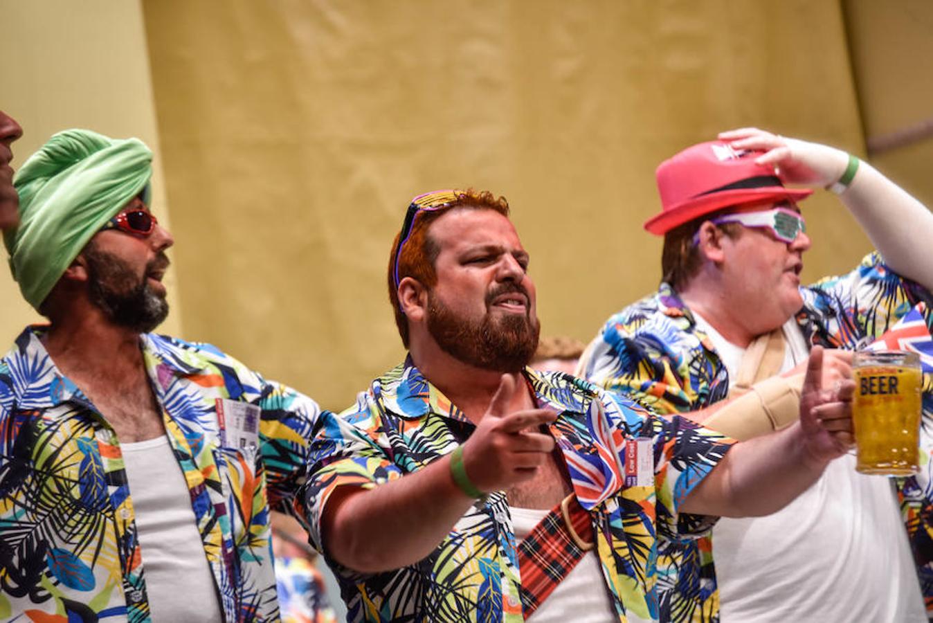 Los Indecisos han escogido un buen tipo, de británicos de vacaciones en España haciendo balconing