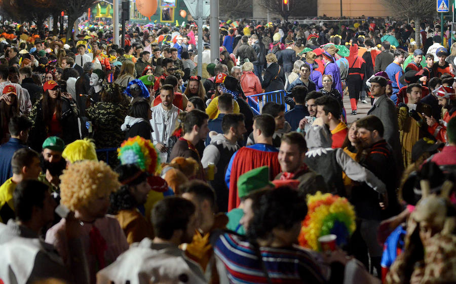 Ambiente nocturno en el sábado de Carnaval