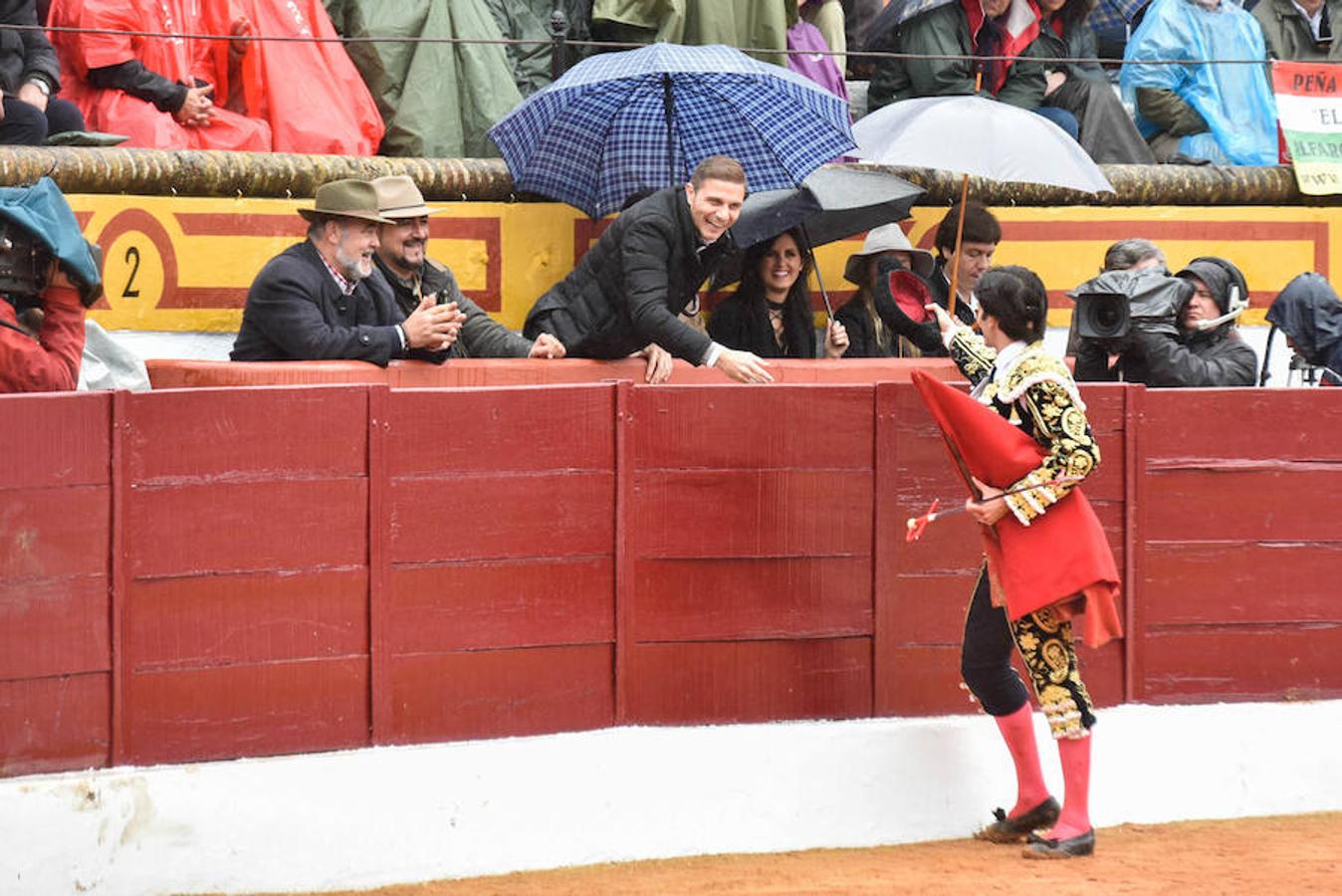 Corrida de toros matinal del domingo.
