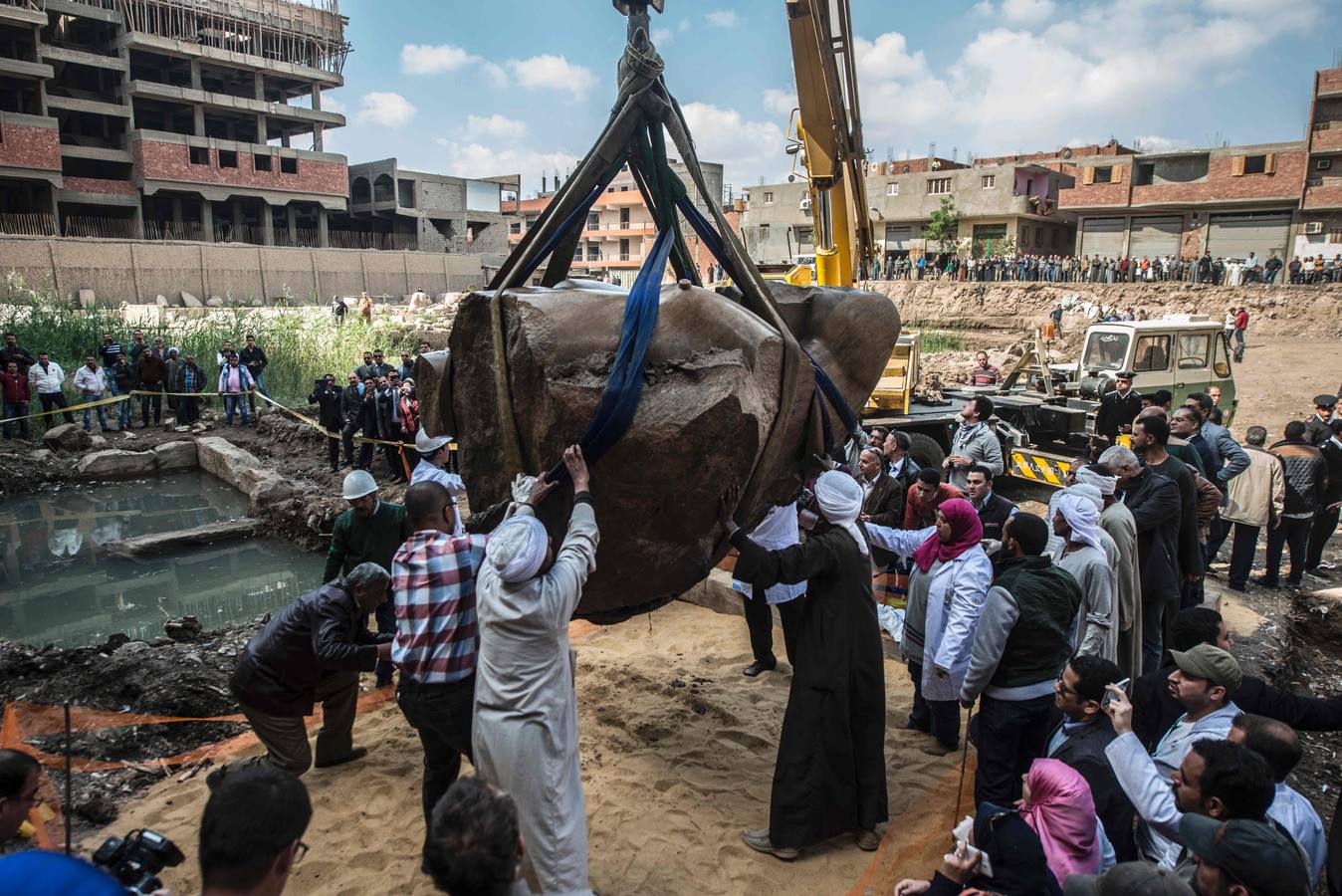 Descubren nuevas esculturas en El Cairo
