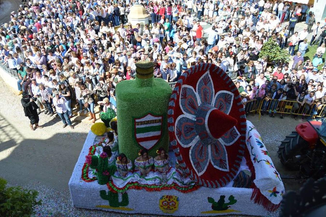 &#039;Dumbo&#039; se lleva el primer premio del concurso de carrozas de la romería de Piedraescrita