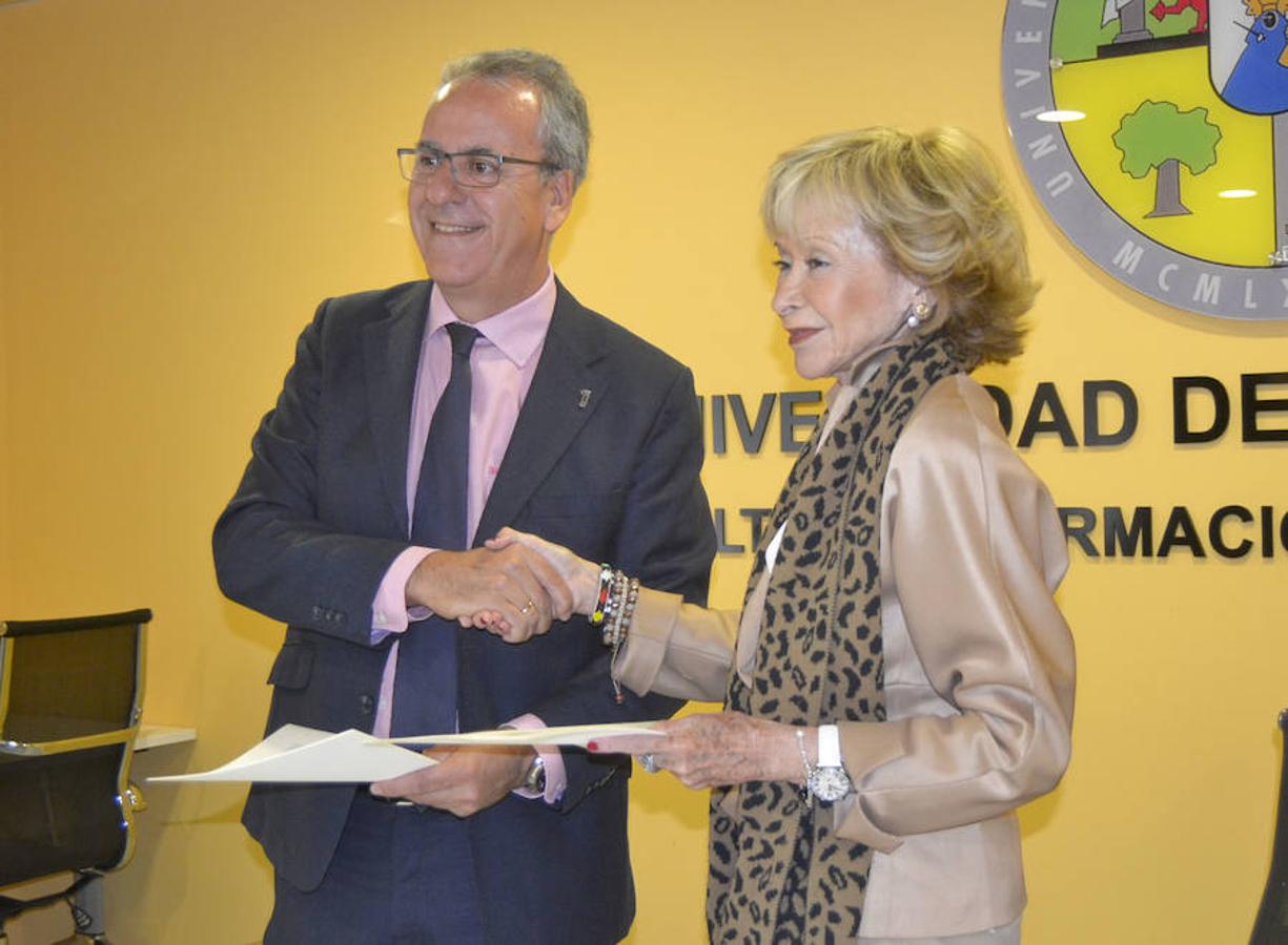 Segundo Píriz junto a Mª Teresa Fernández de la Vega.