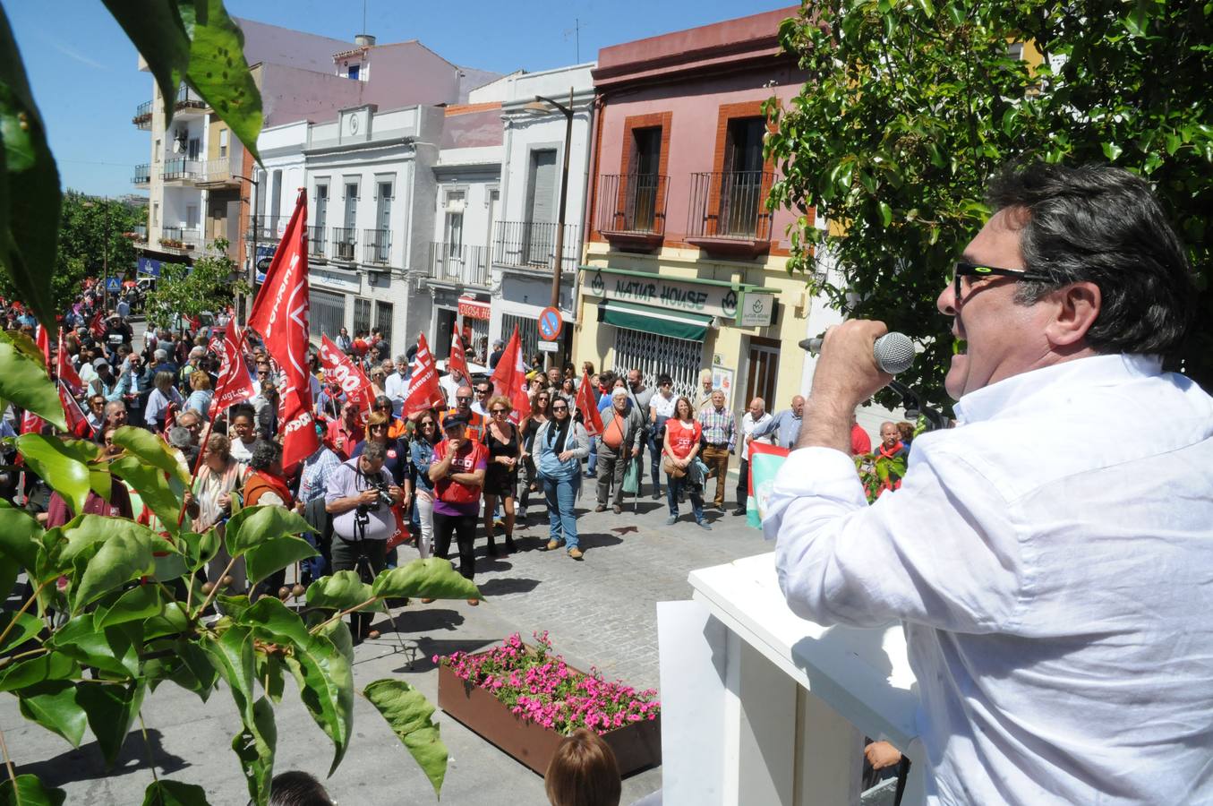 Lunes, 1 de mayo. La corrupción, el ninguneo y la exigencia de un tren digno para la región marcan las manifestaciones del primero de mayo en Extremadura. Fotografías: Brígido.