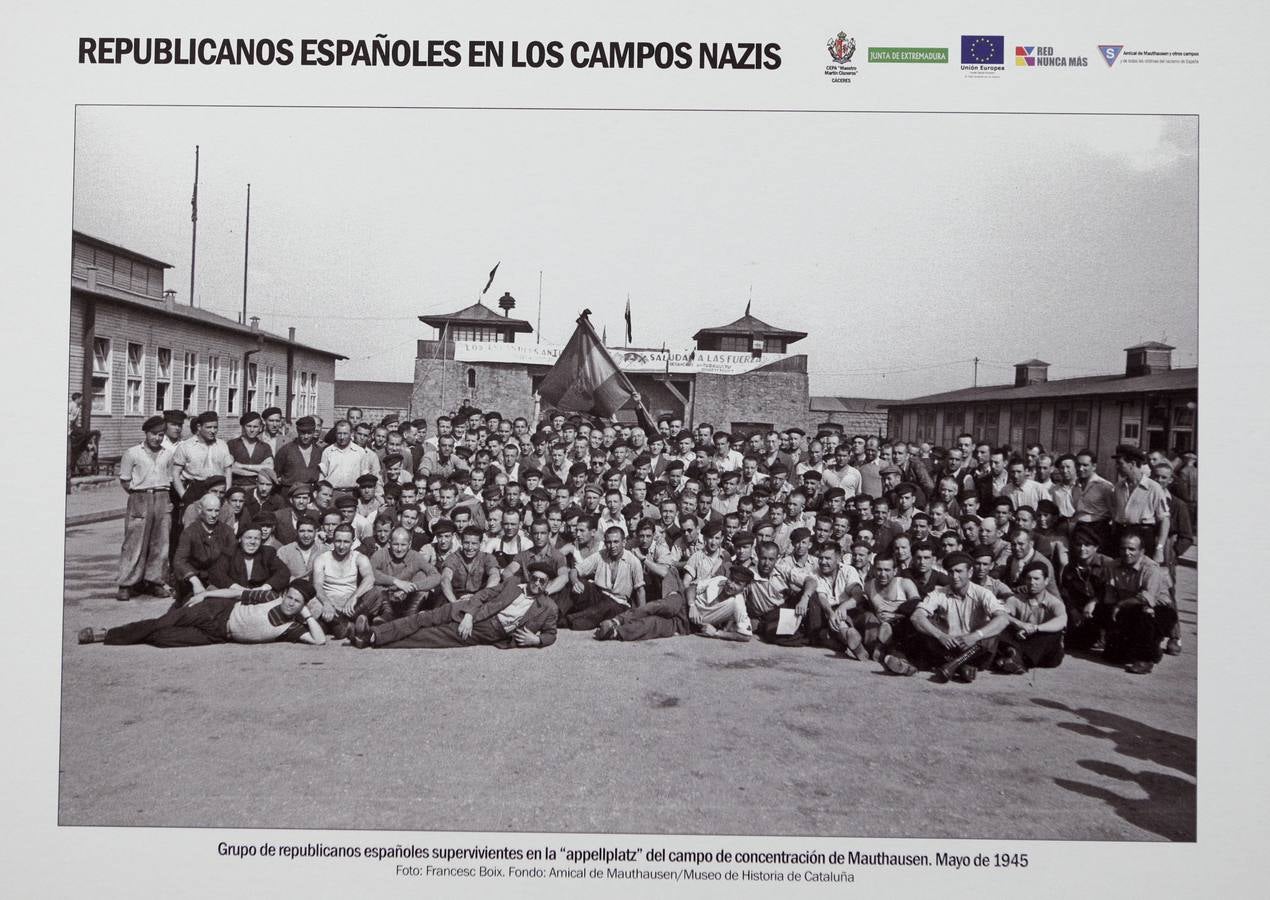 Viernes, 5 de mayo. El Centro de Educación para Personsa Adultas Maestro Martín Cisneros, de Cáceres, acoge una exposición que conmemora el 75 aniversario de la liberación del campo de Mauthausen. Fotografías: Armando Méndez.