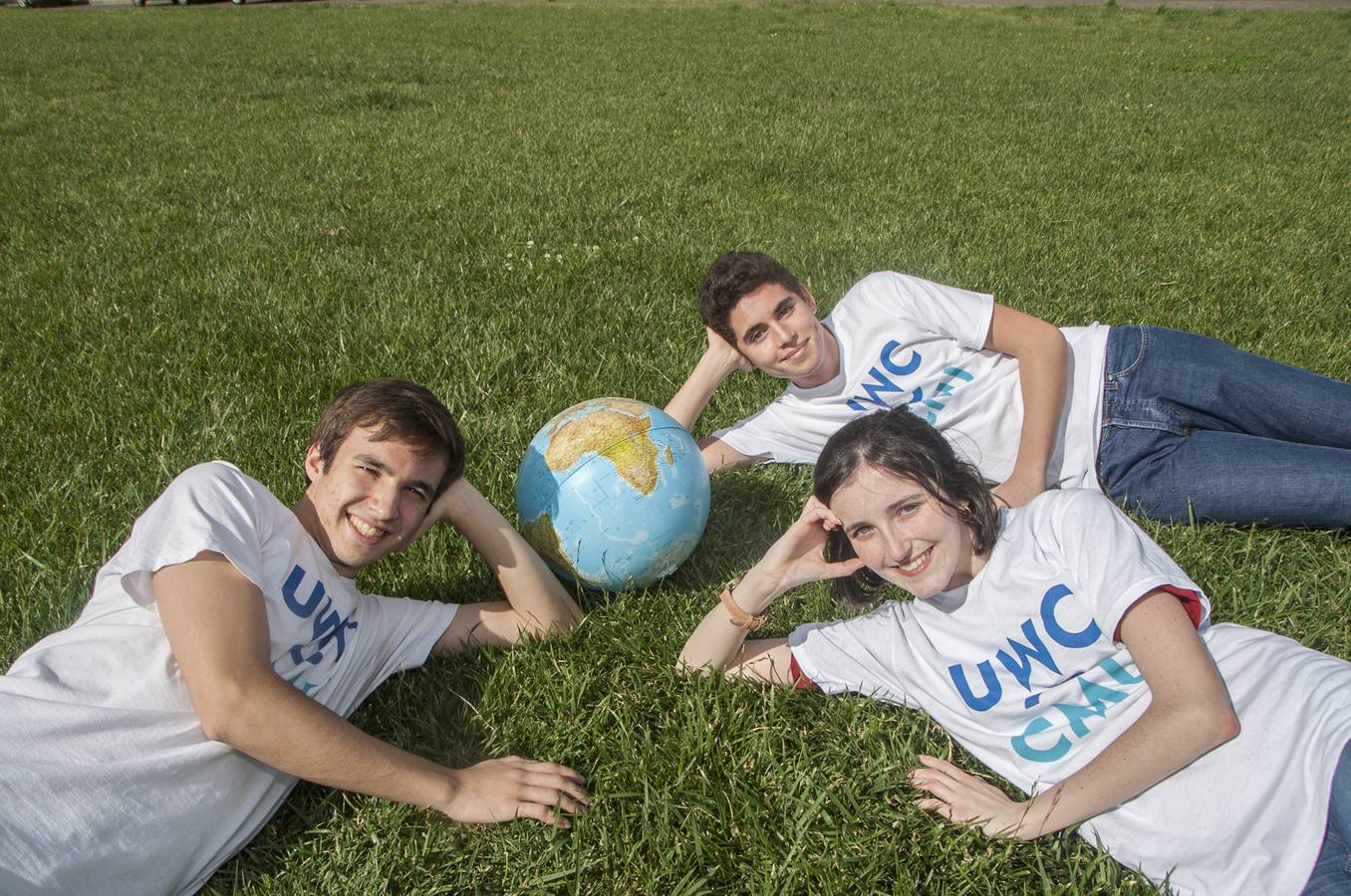 Martes, 16 de mayo: Tres jóvenes de Badajoz, Alejandro, Natalia y Arturo, estudiarán Bachillerato Internacional en Armenia, Tailandia y Holanda tras conseguir una beca selecta. Pasarán dos años en centros de prestigio internacional. Fotografías: Pakopí
