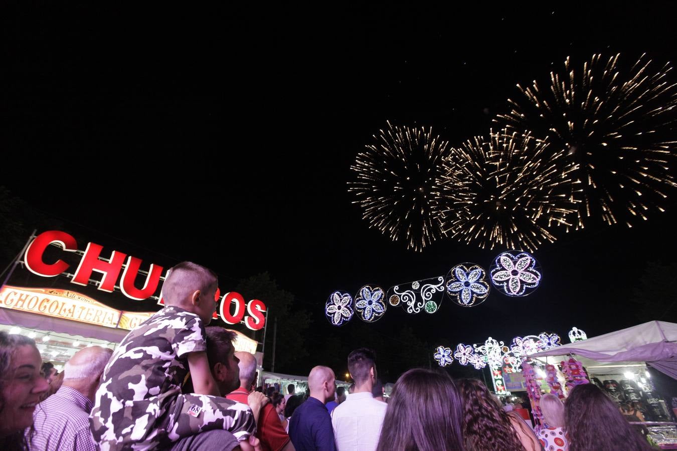 Martes, 23 de mayo: A las 23:00 del martes comenzó la feria de San Fernando de Cáceres. Fotografías: Lorenzo Cordero.