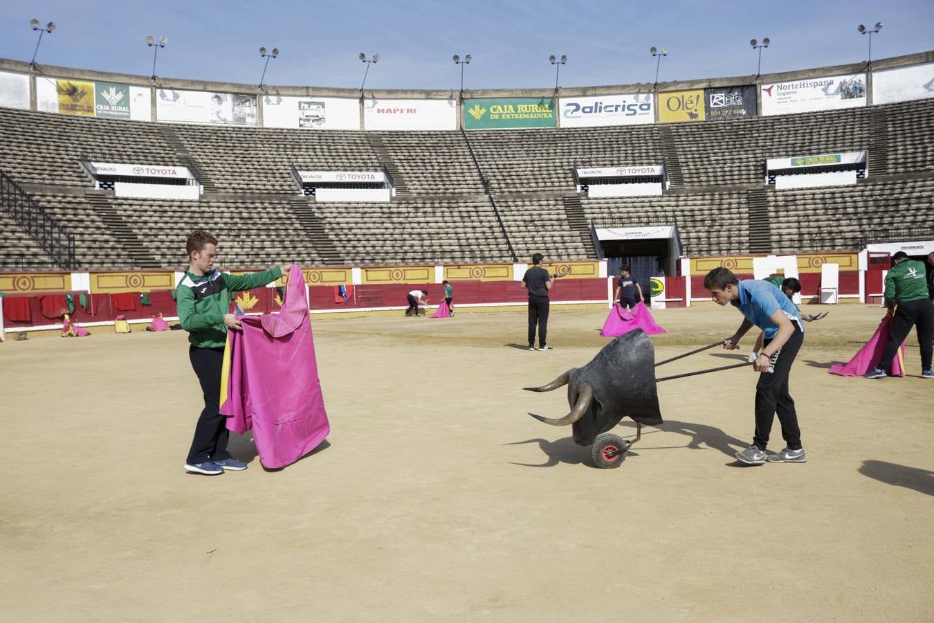 Tras casi 20 años de historia, la escuela sigue formando a jóvenes que sueñan con alcanzar el éxito de antiguos alumnos como Talavante o Ginés Marín