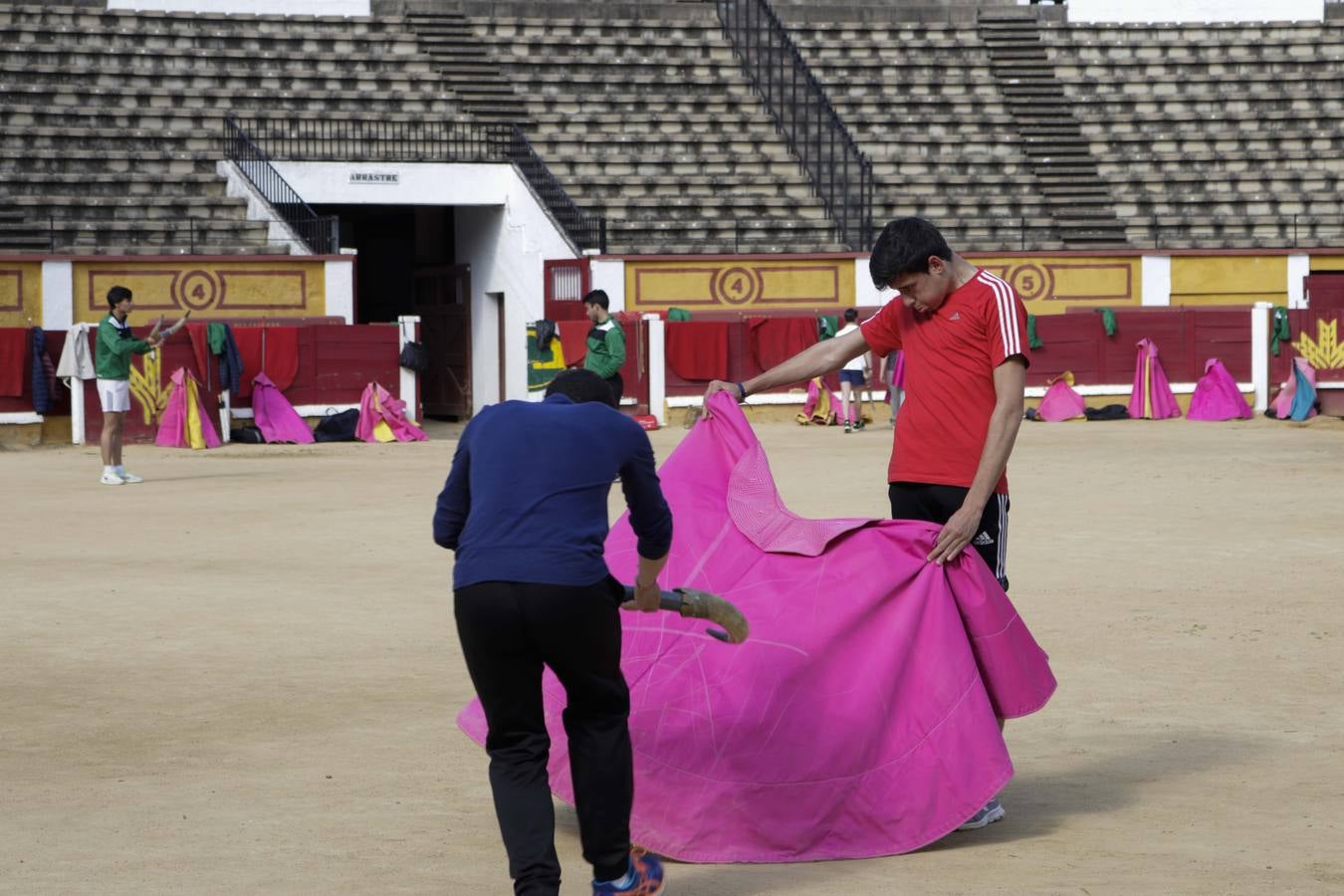 Tras casi 20 años de historia, la escuela sigue formando a jóvenes que sueñan con alcanzar el éxito de antiguos alumnos como Talavante o Ginés Marín