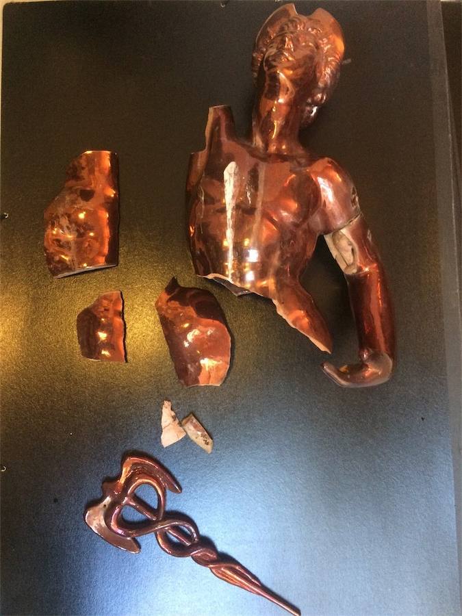 Identificación y comprobación de fragmentos del Giraldillo.