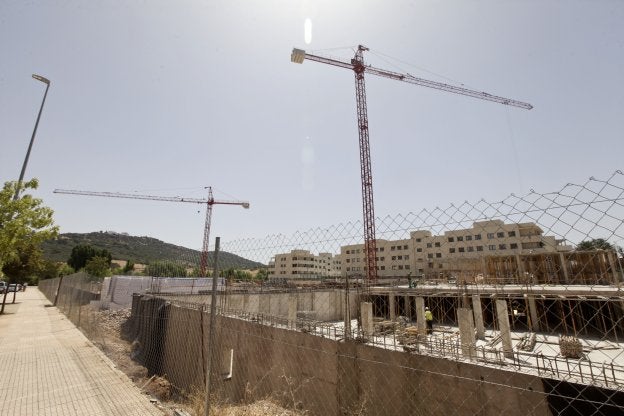  San Francisco. Está en construcción una promoción de 112 viviendas de Progemisa en la Ronda de San Francisco, junto a la Ribera el Marco. Es el residencial 'San Francisco'.